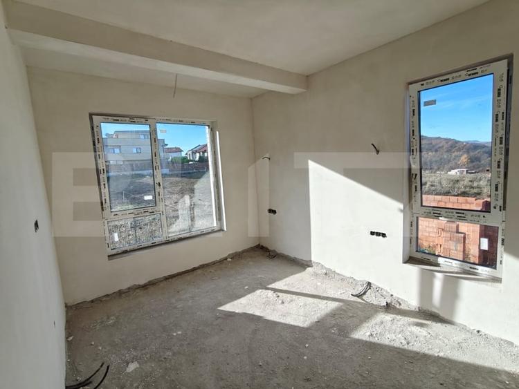 Duplex cu 4 camere cu Canalizare în Florești
