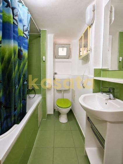 Apartament cu 4 camere semidecomandat în P-ța Romană