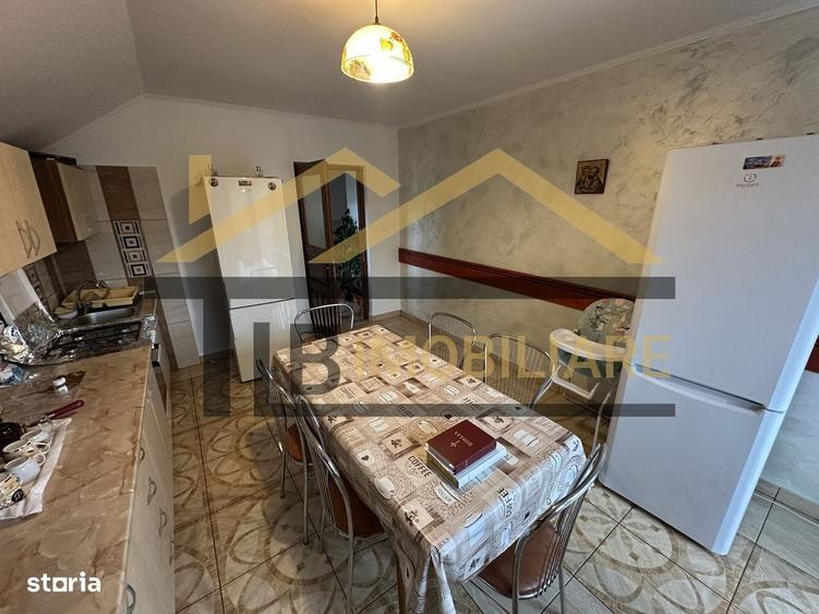 Casă cu 4 camere în Ocna de Sus