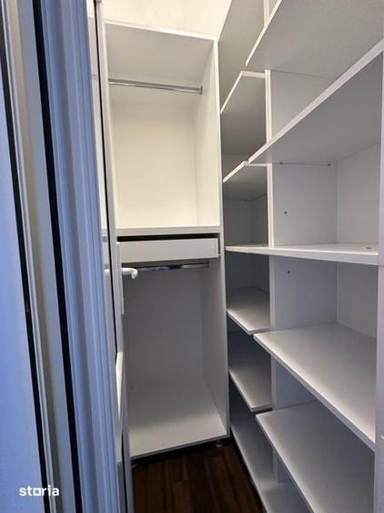 Apartament cu 3 camere semidecomandat în Girocului