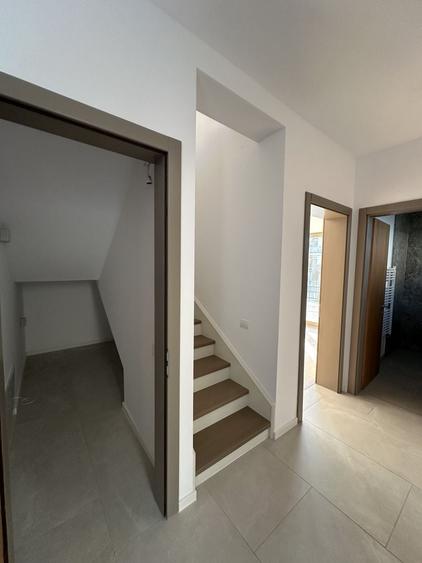 Duplex cu 4 camere cu Canalizare în Exterior Nord