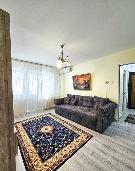 Apartament cu 2 camere semidecomandat în Mircea cel Bătrân