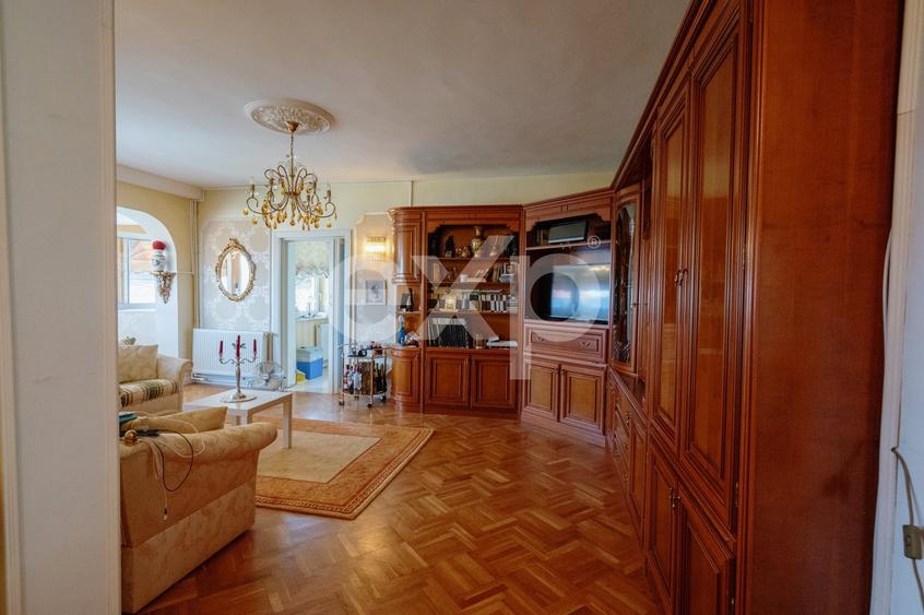 Apartament cu 4 camere decomandat, mobilat în Ultracentral