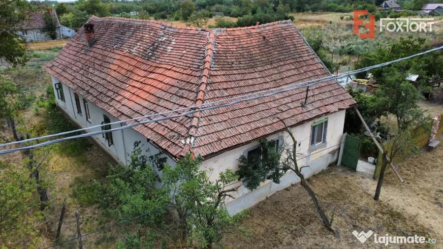 Casă cu 4 camere cu Teren 2208 Mp în Folea