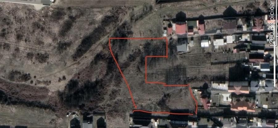 Teren de 5600 mp, în Câmpului