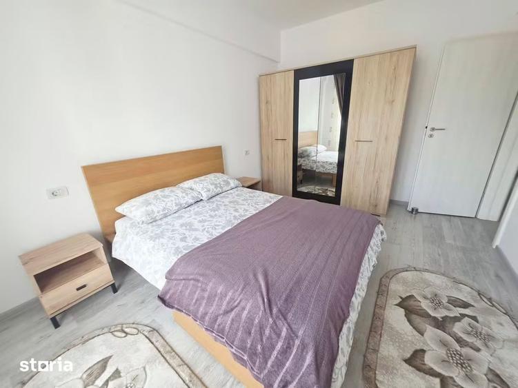Apartament cu 2 camere decomandat în Tractorul