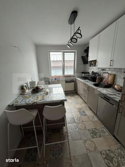 Casă cu 10 camere cu Teren 2714 Mp în Glod