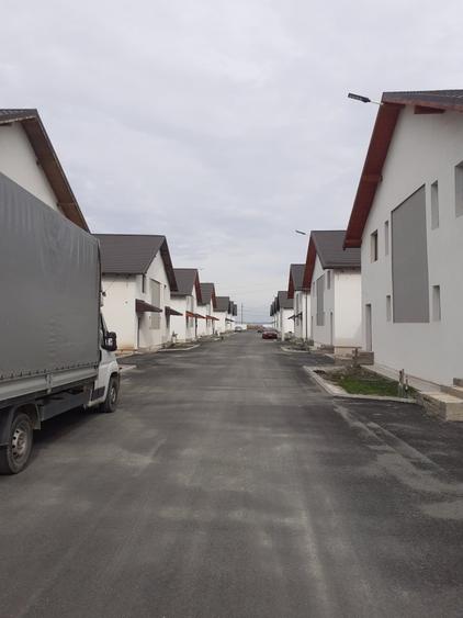 Casă cu 3 camere cu Teren 200 Mp în Strejnicu