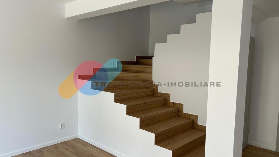 Duplex cu 4 camere cu Canalizare în Florești