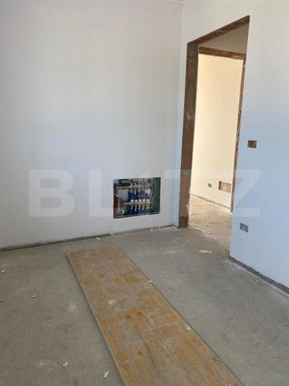 Duplex cu 4 camere cu Canalizare în Exterior Sud
