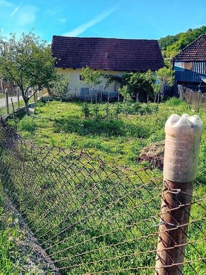 Casă cu 3 camere cu Teren 700 Mp în Rișculița