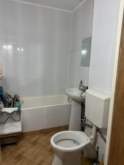 Apartament cu 2 camere decomandat în Titan