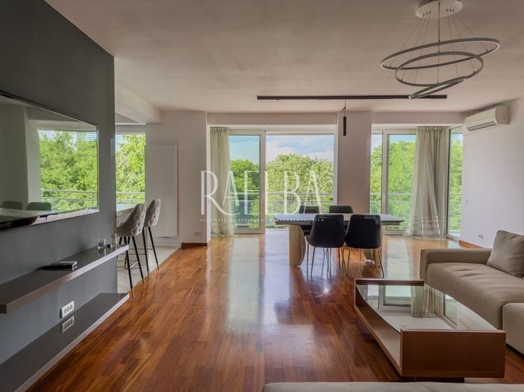 Apartament cu 4 camere semidecomandat, mobilat în Primăverii