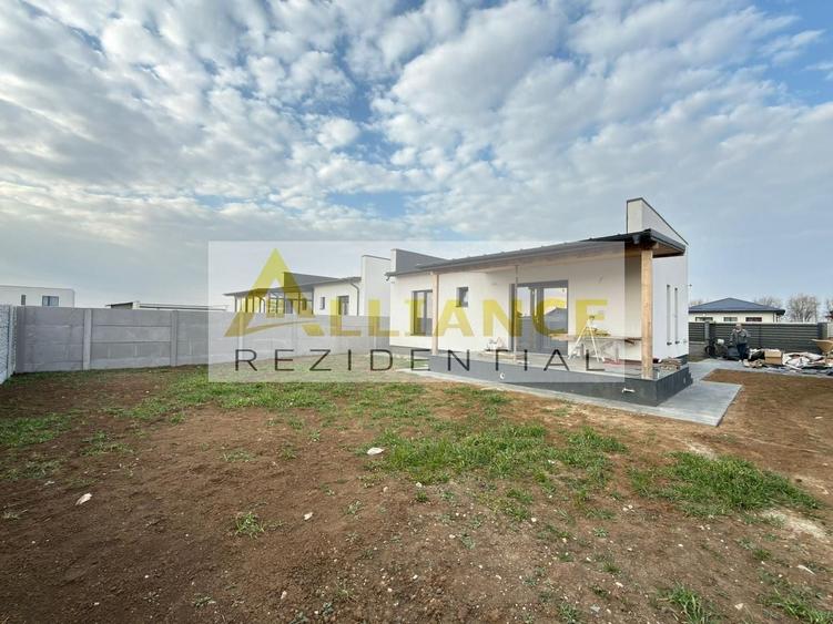 Casă individuală cu 3 camere cu Canalizare în Berceni
