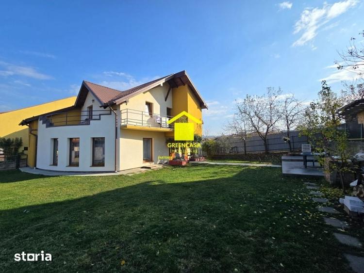 Casă cu 7 camere cu Teren 750 Mp în Borhanci