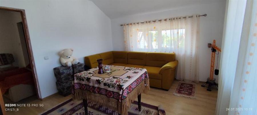 Casă cu 6 camere cu Teren 500 Mp în Iris