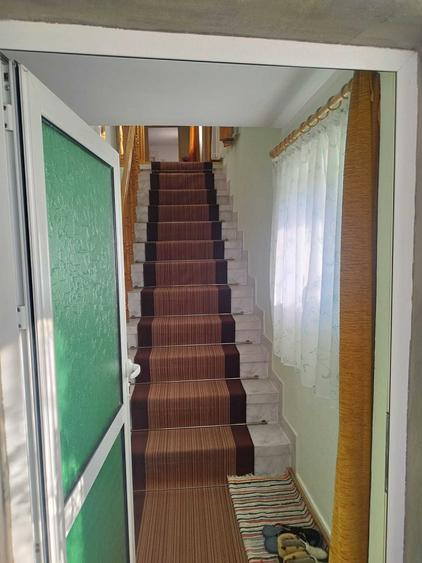 Casă cu 4 camere decomandat în Central
