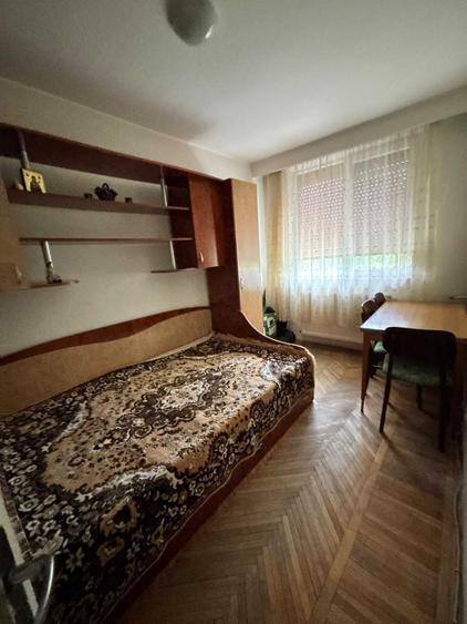 Apartament cu 3 camere semidecomandat în Țiglina 1