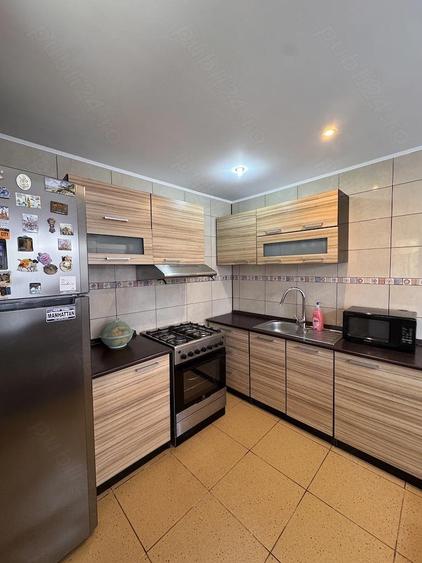 Casă cu 4 camere cu Teren 1647 Mp în Vitioara de Sus