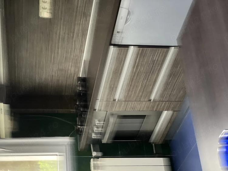 Apartament cu 3 camere decomandat în Titan