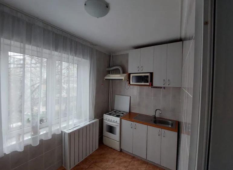 Garsonieră decomandată în Gorjului