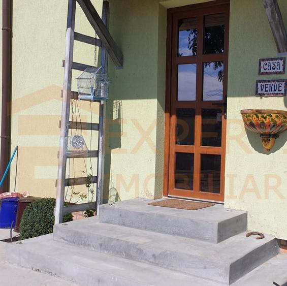 Casă individuală cu 4 camere cu Canalizare în Tuzla