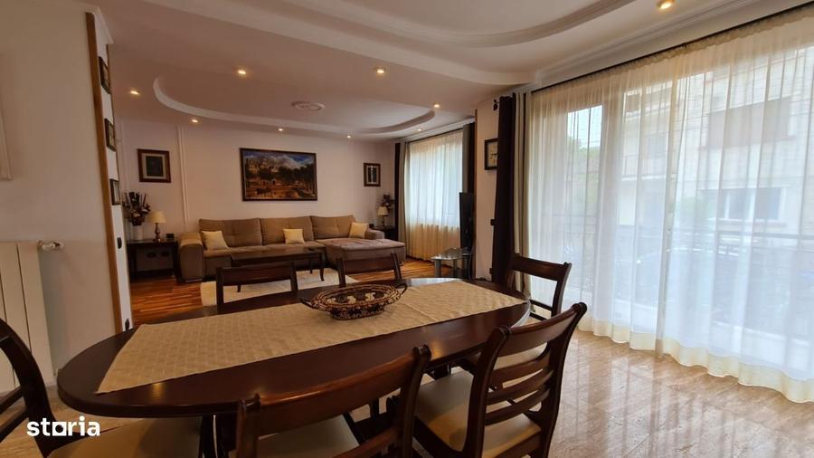 Casă cu 4 camere în Central