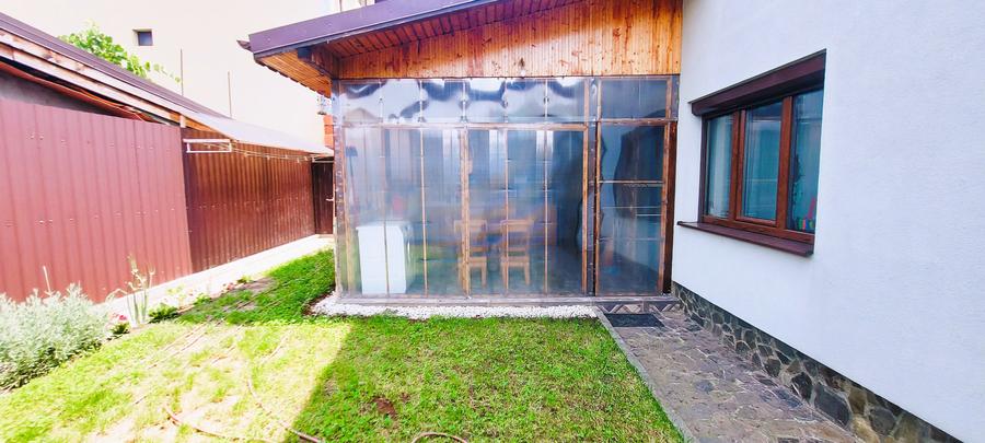 Casă cu 6 camere cu Canalizare în Industriilor