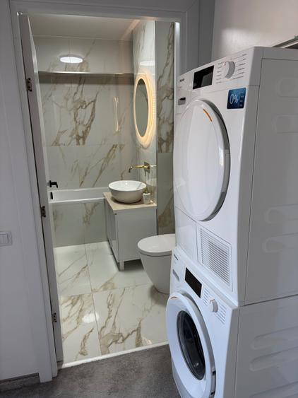 Apartament cu 4 camere decomandat în Centru Civic