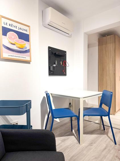 Apartament cu 4 camere decomandat în Gara de Nord