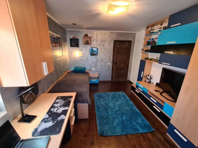 Casă individuală cu 4 camere cu Canalizare în Dezmir