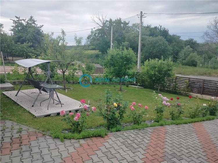 Casă individuală cu 5 camere cu Canalizare în Chițorani