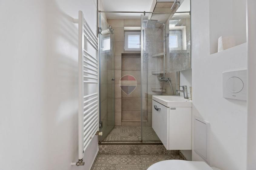 Apartament cu 2 camere semidecomandat, mobilat în Podgoria