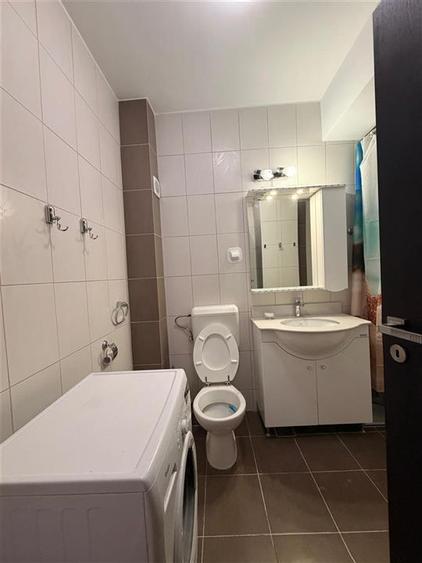 Apartament cu 3 camere semidecomandat, mobilat în Moșilor