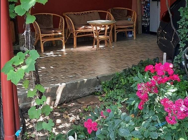 Duplex cu 7 camere cu Canalizare în 23 August (Cațelul)