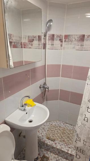 Apartament cu 2 camere decomandat în Teiul Doamnei