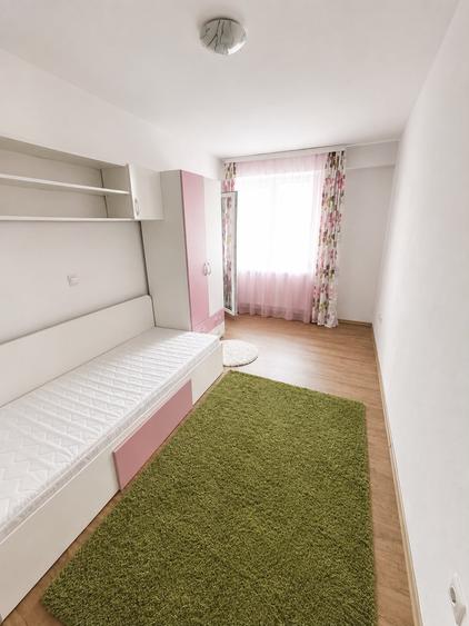 Apartament cu 3 camere în Cetate