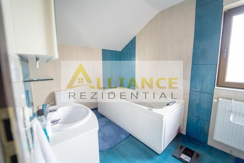 Casă individuală cu 4 camere decomandat cu Piscina în Berceni