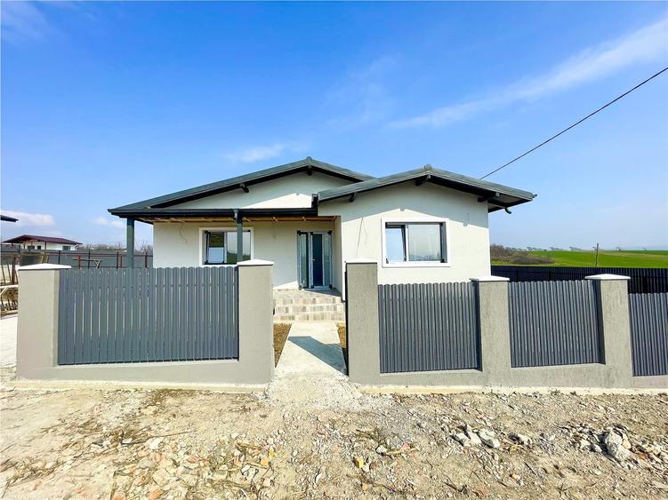 Casă cu 3 camere cu Teren 400 Mp în Ciurbești