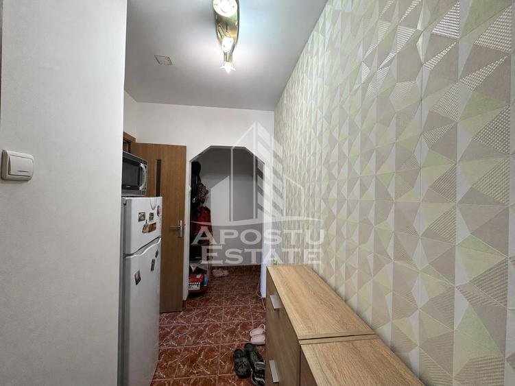 Apartament cu 2 camere semidecomandat, mobilat în Fortuna