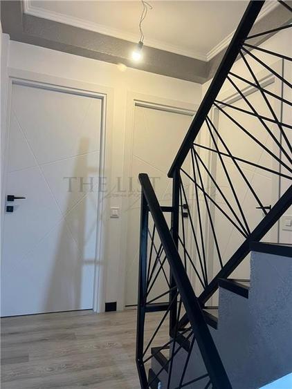 Casă individuală cu 5 camere cu Teren 220 Mp în Odăile