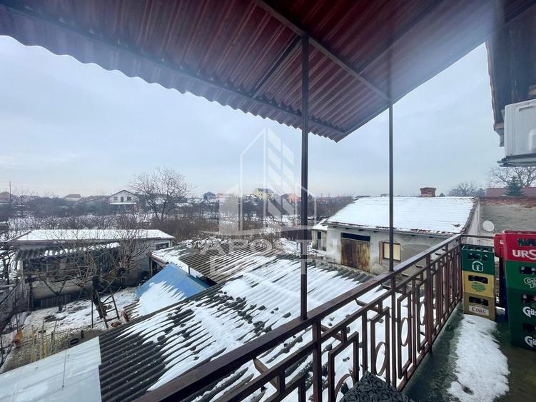 Casă individuală cu 6 camere cu Canalizare în Pârneava