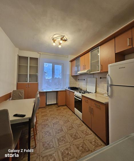 Apartament cu 3 camere decomandat în Nufărul