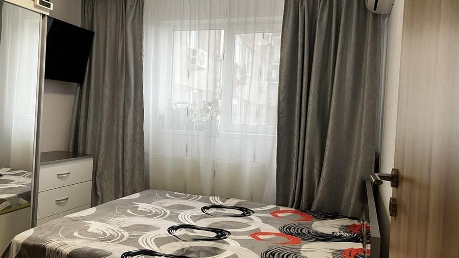 Apartament cu 3 camere decomandat în Crângași