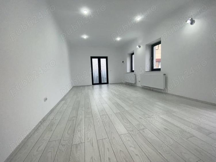 Spațiu comercial, de 145 mp, în Roman