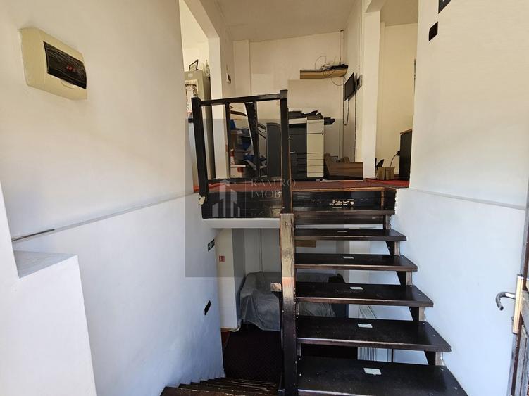 Casă individuală cu 5 camere cu Canalizare în Tineretului