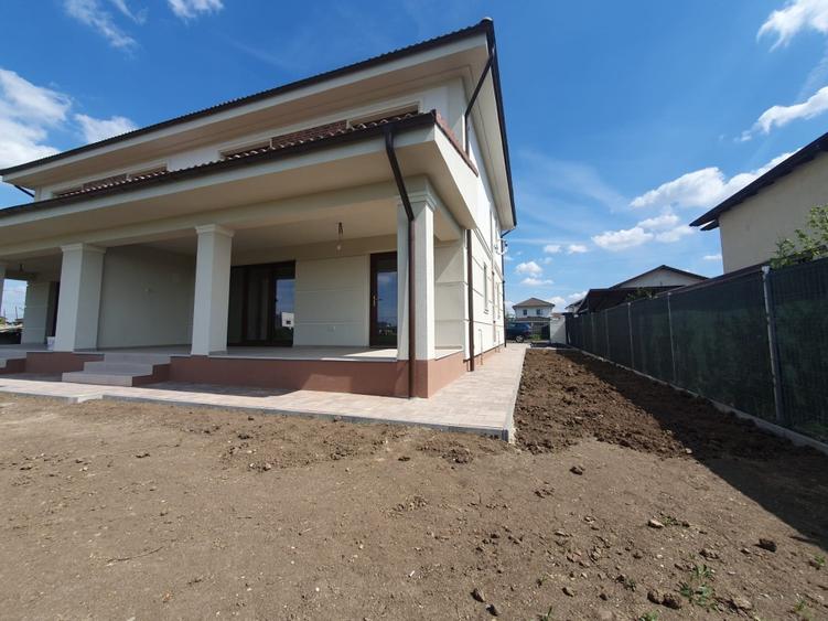 Duplex cu 5 camere cu Teren 300 Mp în Dumbrăvița