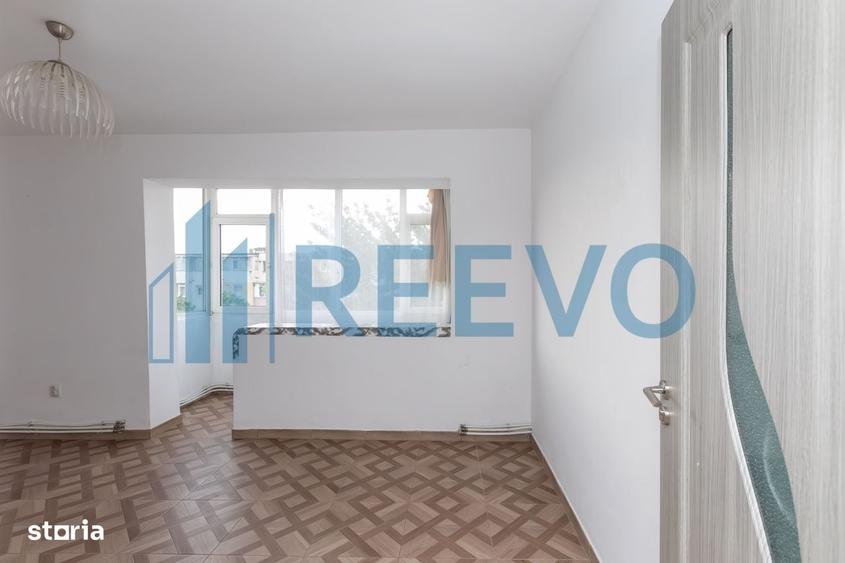 Apartament cu 3 camere decomandat în Narcisa