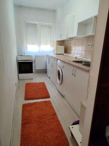 Garsonieră decomandată în Valenta