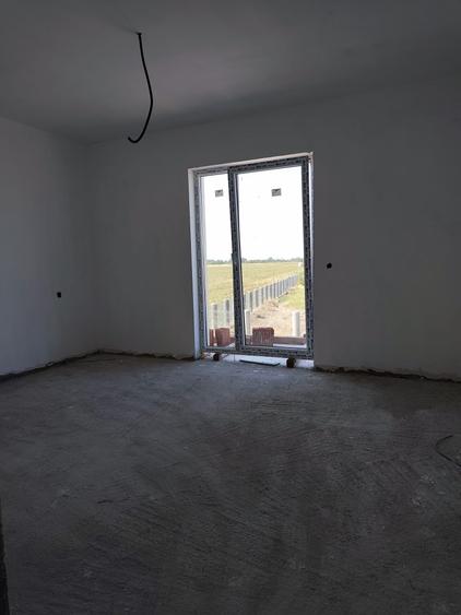 Casă individuală cu 5 camere cu Teren 354 Mp în Bâcu